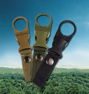 ペットボトルホルダー アウトドア用品 バックル付き ドリンクホルダー 登山 釣り キャンプ ハイキング スポーツ ベルトループ シンプル ベルトに取り付け バッグ取り付け