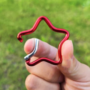 カラビナ 星型 スター キーホルダー 留め具 軽量 可愛い 便利グッズ アウトドア 登山 推し活 旅行 キャンプ 釣り ジョギング 遠足 リュックサック バッグチャーム