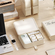 ケーブル収納ケース 電源ケーブルボックス アダプター収納箱 小物入れ ブック型 防塵蓋付き 大容量 仕切り 卓上 本棚収納 自立