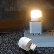 ルームランプ USBライト 2個セット LEDライト PCアクセサリー パソコンアクセサリー イルミライト 照明 光る コンパクト 照らす 車内 カー用品 ミニサイズ 小型 小さめ 装飾 電飾 かわいい おしゃれ シンプル 白 ベージュ