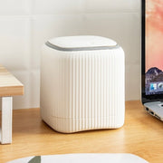 卓上ゴミ箱 卓上ダストボックス 卓上収納 清掃道具 清掃用具 整理用品 インテリア小物 生活雑貨 日用雑貨 プッシュオープン蓋 コンパクト 小型 角型 スクエア 無地 シンプル 可愛い かわいい キュート カジュアル おしゃれ 自宅 リビング 書斎 勉強部屋 オフィス