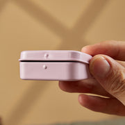 小物入れ 同色4個セット 小物ケース 収納ケース マルチケース ブリキ缶 ミニ コンパクト フタ付き 小分け シンプル 四角 小物収納 整理用品 DIY 持ち運び ポータブル 文具 コイン 常備薬 電池 シール ヘアアクセサリー コレクション