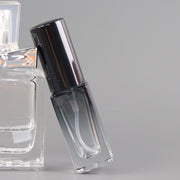 アトマイザー スプレーボトル 5ml 10ml 詰め替え容器 ガラス アロマ 香水 パフューム 消毒液 持ち歩き 携帯用 ミニボトル プッシュ式 無地 クリア シンプル