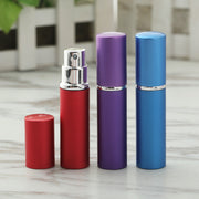 アトマイザー 5ml 香水 詰め替え容器 スプレーボトル 小分け 持ち運び 携帯用 ミニボトル ポータブル 化粧水 旅行 トラベル アロマ フレグランス コロン プッシュ式 メタリック マット つや消し シンプル 上品 おしゃれ 便利 コンパクト
