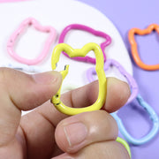 カラビナ ネコ型 猫 ねこ キャット キーホルダー カラー かわいい 吊り下げ ぶら下げ パーツ 多用途 アウトドア 登山 クライミング キャンプ 釣り 旅行 アウトレジャー