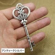 チャーム 4個セット ペンダントトップ ハートキー カギ 鍵 アンティーク調 ハンドメイドパーツ アクセサリパーツ DIY用品 手芸用品 メタル 金属 クラフト おしゃれ かわいい 部品 キーホルダー