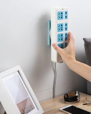 電源タップホルダー 壁掛け スライド式 粘着式 電源タップ 固定 収納 コンセント コード 配線 すっきり 簡単取り付け シンプル リモコン ルーター