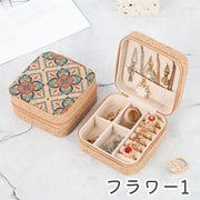 アクセサリーケース ジュエリーボックス 収納ケース 持ち運び ネックレス 指輪 ピアス リング 整理整頓 四角形 スクエア おしゃれ