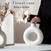 花瓶 花器 フラワーベース フラワーポット 一輪挿し 円形 リング プラスチック製 卓上 観葉植物 屋内 部屋 和室 和風 装飾 インテリア 単色 モノトーン シンプル 無地 おしゃれ ホワイト ブラック