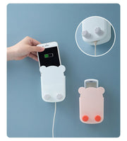ウォールポケット リモコンラック スマホホルダー 充電口付き 壁掛け収納 穴あけ不要 粘着式 取り付け簡単 フック付き 小物入れ スマホ入れ クマ 可愛い 整理整頓 スッキリ