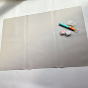 ネイル用シリコンマット 40×60cm ネイルマット レジンマット 下敷き 作業用 ジェルネイル セルフネイル 滑り止め 防滑 汚れ防止 水洗い可 ネイルアート ネイルサロン DIY 手芸 ハンドメイド