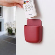 ウォールラック スマホホルダー 壁掛け 粘着テープ式 充電穴付き USB リモコンラック フック付き 小物入れ 壁掛け収納 ウォールケース スマホホルダー 壁面収納 整理整頓 ケーブル穴 小物入れ 眼鏡スタンド 穴あけ不要 収納用品 小物入れ 便利グッズ シンプル スタイリッシュ 単色 おしゃれ 雑貨 簡単 便利