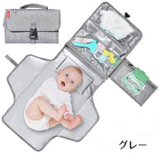おむつ替えマット おむつ替えシート 折りたたみ ベビー用品 赤ちゃん コンパクト 防水 吊り下げ ポーチ おしりふき収納 小物入れ 大容量 持ち運び お出かけ 外出 旅行 携帯 便利