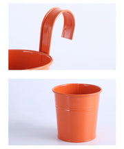 鉢植え 植木鉢 プランターポット ガーデニング雑貨 ガーデニング用品 インテリア小物 小型 小さめ 壁掛け可能 フック付き 金属製 無地 シンプル カジュアル ポップ 可愛い キュート おしゃれ お花 観葉植物 多肉植物