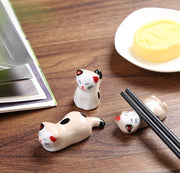 箸置き はしおき 単品 1個 カトラリーレスト 箸休め 箸枕 食器 卓上小物 陶器 猫 ネコ ねこ キャット 三毛猫 キュート かわいい 和風 ほっこり おしゃれ インテリア小物 テーブル小物 プレゼント 贈り物