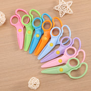 安全はさみ プラスチック製ハサミ 学校用 子供用 子ども キッズ 文房具 紙切り 練習 DIY 右手用 ミニ 軽量 安心 初めて