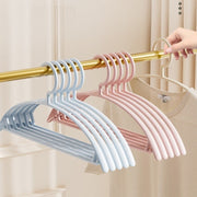 ハンガー 10本セット 物干しハンガー 洋服掛け ズボン掛け ボトムス 衣類収納 クローゼット シンプル 型崩れ防止 跡が付かない かわいい