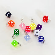 チャーム ペンダントトップ アクセサリーパーツ ハンドメイド雑貨 ハンドメイド用品 手芸雑貨 カニカン サイコロ ダイス カラフル 半透明 カジュアル ポップ 可愛い キュート おしゃれ 推しカラー 推し活