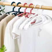 ハンガー 5本セット 物干しハンガー 衣類 下着 収納 洗濯 回転 プラスチック製 単色 シンプル 落下防止 ズリ落ち防止 滑落防止 室内 室外 屋内 屋外
