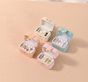 アクセサリーボックス アクセサリーケース ジュエリーボックス ジュエリーケース 宝石箱 リングケース 指輪ケース 収納雑貨 収納グッズ 整理用品 長方形 小型 手のひらサイズ 持ち運び可能 スナップボタン フェイクレザー 無地 オフホワイト ブラック ピンク シンプル カジュアル 可愛い キュート おしゃれ