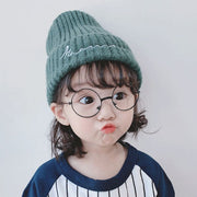ニット帽 帽子 ベビー キッズ 子供用 女の子 男の子 ぼうし ニットキャップ ロゴ入り シンプル カジュアル おしゃれ 防寒 冷え対策 暖かい あったか 通園 お出かけシーン こども用