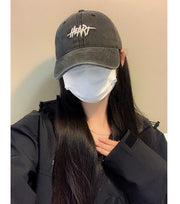 キャップ ベースボールキャップ 野球帽 レディース メンズ 男女兼用 ユニセックス 帽子 ぼうし ハット 英字 ロゴ 刺繍 サイズ調節可能 日よけ 紫外線対策 UV対策 ウォッシュ加工 つば付き デニム調 シンプル カジュアル おしゃれ 普段使い お出かけシーン アウトドア スポーツ観戦