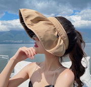つば広サンバイザー レディース 帽子 クルクル 丸める カチューシャ ツバ広 携帯 持ち運び 紫外線対策 UV対策 日除け 日差し除け 帽子 ぼうし 無地 単色 フリルデザイン 女優 きれいめ 女性用