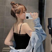 ブラトップ カップ付き キャミソール レディース インナー ノンワイヤー Vネック 無地 レース 細ストラップ 下着 肌着 パッド付き シャーリング セクシー 可愛い おしゃれ お出かけ 普段使い 女子力アップ 婦人用 女性用 黒 白 ブラウン グレー