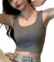 キャミソール タンクトップ レディース 女性 婦人 インナー トップス ノースリーブ ショート丈 袖なし シンプル 無地 タイト スリム 短め 薄手 着回し 重ね着 かわいい お洒落