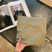 カップ付きキャミソール ブラトップ レディース 女性 トップス インナー 下着 アンダーウェア ノースリーブ カップ入り 無地 シンプル おしゃれ きれいめ カジュアル オフィス 春 夏 ブラック ホワイト カーキ ブラウン
