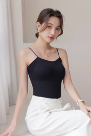ブラトップ キャミソール カップ付きインナー レディース 女性 婦人 インナー 下着 ノンワイヤー ワイヤーなし ワイヤレス 無地 黒 茶色 カーキ色 ミルク色 単色 シンプル