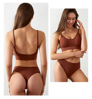 スポーツブラ 3／4カップブラ Tバックショーツ 上下セット 2点セット レディース 女性 インナー 下着 ノンワイヤー ワイヤーなし プルオーバー リブ生地 無地 ブラック ホワイト グレー シンプル カジュアル スポーティ