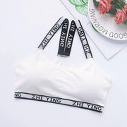 ジュニアブラ キッズブラ ブラジャー 単品 女の子 女子 こども用 子ども用 カップ付き Y字 ノンワイヤー ハーフトップブラ スポーツブラ ファーストブラ 子供用 小学生 高学年 中学生 インナー 下着 スポーティー カジュアル 英字ロゴ アルファベット かっこいい シンプル デイリー 普段使い