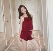セクシーキャミソール ぺチパンツ セット セットアップ レディース インナー トップス 2点セット ランジェリー ナイトウエア 背中紐結び 背中露出 ショートパンツ ペチコート パンツ 下着 部屋着 おしゃれ かわいい シンプル 無地 フリーサイズ ワンサイズ 女の子 大人 女性用 婦人用