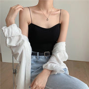 キャミソール ブラトップ カップ付きキャミ レディース 女性 下着 インナー トップス ノースリーブ スパゲティストラップ プルオーバー 無地 ブラック ホワイト グレー フェミニン カジュアル 可愛い キュート シンプル おしゃれ 春 夏