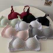 ジュニアブラ ファーストブラ スポーツブラ ジュニア キッズ ガールズ 女の子 ブラジャー ノンワイヤー パッド入り 3/4カップ 3列 3段ホック インナー 下着 小学生 中学生 高校生