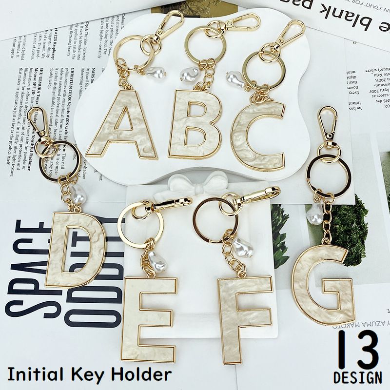 キーホルダー キーリング レディース バッグチャーム アルファベット 大文字 英語 英字 筆記体 イニシャル パール風 ビジュー