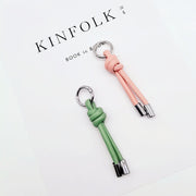 バッグチャーム キーリング キーホルダー レザー調 フェイクレザー 結び目 飾り 雑貨 シンプル バッグ用アクセサリー おしゃれ レディース メンズ 女性 男性