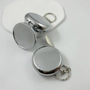 携帯灰皿 キーリング キーホルダー ラウンド サークル 丸型 タバコ置き 蓋付き 喫煙グッズ 喫煙具 吸い殻入れ ミニ灰皿 小型 ポータブル 持ち歩き用 シンプル シルバーカラー