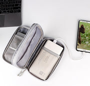 ガジェットポーチ ガジェットケース 耐衝撃 防水 パソコン周辺小物 PC コード 小物入れ 収納ポーチ ファスナー ハンドストラップ付き 充電器 ケーブル 持ち運び 泊り 宿泊 旅行 出張 便利 メッシュ ポケット 無地 単色 シンプル ブラック 黒 グレー ピンク