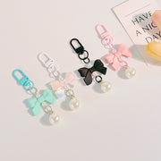 キーホルダー バックチャーム AirPods レディース 女性 女子 女の子 リボン フェイクパール かわいい キュート ガーリー フェミニン お揃い プレゼント 贈り物