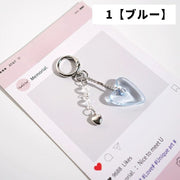 キーホルダー バックチャーム レディース 女性 女の子 カラビナ メタルチャーム ハート キュート かわいい プレゼント 推し活 おそろい 揺れる 贈り物