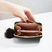 ミニ財布 カードケース カード入れ コインケース コンパクト 小さい 軽量 かわいい 小銭入れ 財布 レディース 女性 ポンポン ぽんぽん フェイクレザー レザー調 ハート シンプル コンパクト 小学生 中学生 高校生 大人 刺繍