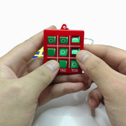 キーホルダー バッグチャーム 〇×ゲーム 遊べる かわいい シンプル 目印 キーリング おしゃれ ユニーク クラシックゲーム 暇つぶし 持ち運び コンパクト