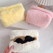 化粧ポーチ メイクポーチ 小物入れ ふわふわ もこもこ かわいい 可愛い おしゃれ ガーリー シンプル ピンク 黄 紫