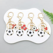 キーホルダー キーリング ナスカン付き メタリック 金属製 メタル スマートキー 鍵 カギ かぎ サッカー 球技 スポーツ かわいい おしゃれ かっこいい シンプル スタイリッシュ 便利 部活 お揃い プレゼント 贈り物 ギフト ゴールドカラー