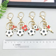 キーホルダー キーリング ナスカン付き メタリック 金属製 メタル スマートキー 鍵 カギ かぎ サッカー 球技 スポーツ かわいい おしゃれ かっこいい シンプル スタイリッシュ 便利 部活 お揃い プレゼント 贈り物 ギフト ゴールドカラー