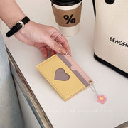 パスケース レディース カードケース カード入れ 定期入れ 社員証 IDカードホルダー ハート フェイクレザー かわいい おしゃれ フェミニン カジュアル プレゼント ギフト