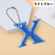 反射キーホルダー 同色4個セット リフレクター キーリング 無地 アルファベット X 光る 夜間 交通安全グッズ チェーンキーホルダー かわいい 通学 通勤 塾帰り 散歩 ギフト 子供用 大人用