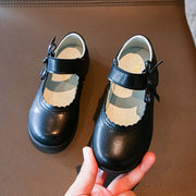 フォーマルシューズ パンプス フラットシューズ キッズ ジュニア 女の子 甲ストラップ マジック テープ 面ファスナー リボン フェイクレザー 無地 ブラック ホワイト シンプル かわいい キュート 入学式 入園式 お揃い ペアルック